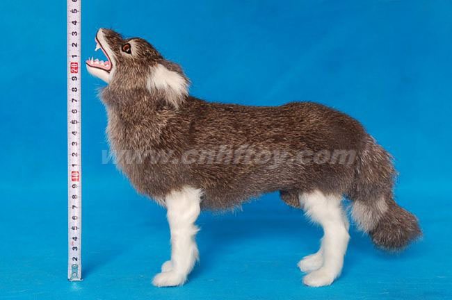 皮毛玩具狼：LA021菏�珊惴狡っ�工�品有限公司