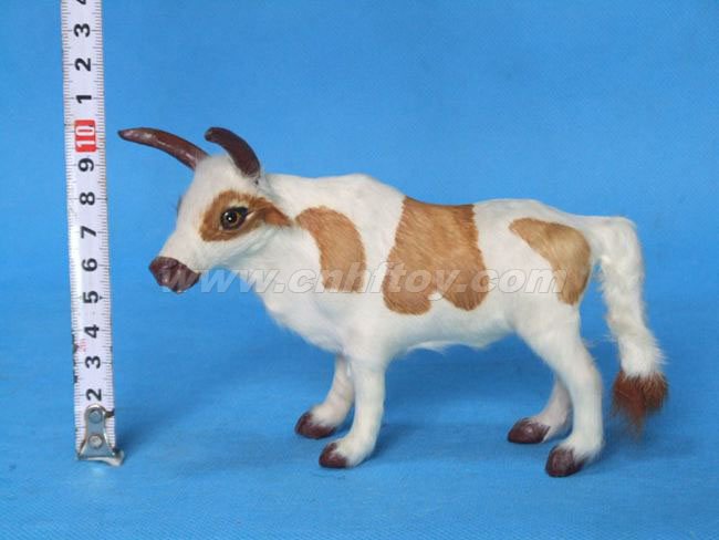 皮毛玩具牛：N170菏�珊惴狡っ�工�品有限公司